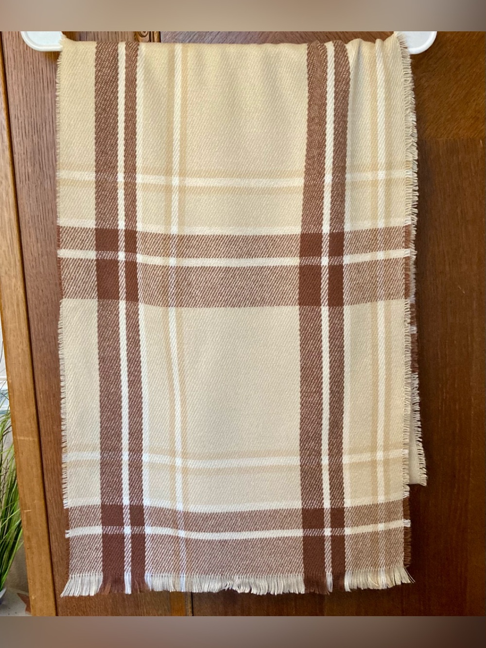 NWOT - Ellen Tracy Scarf/Shawl, 82x15”